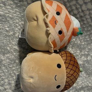 Thanks giving duo Mac and pippie